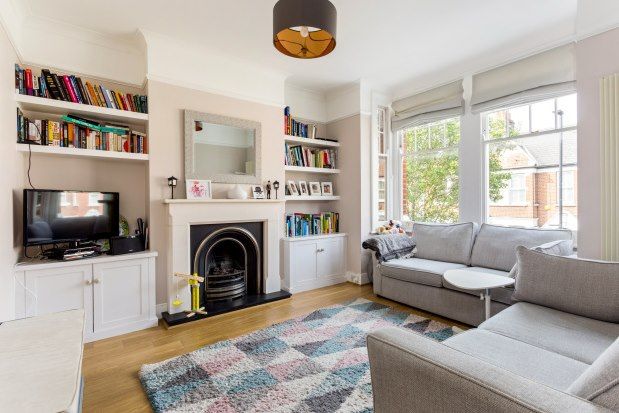 Flat to rent in Southfield Road, Chiswick