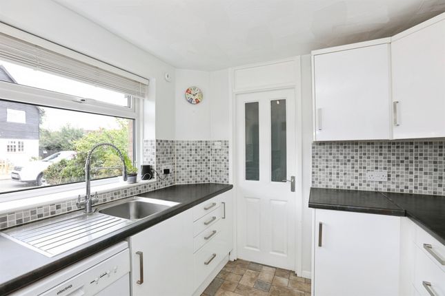 6, Alders Avenue, East Grinstead photo 2