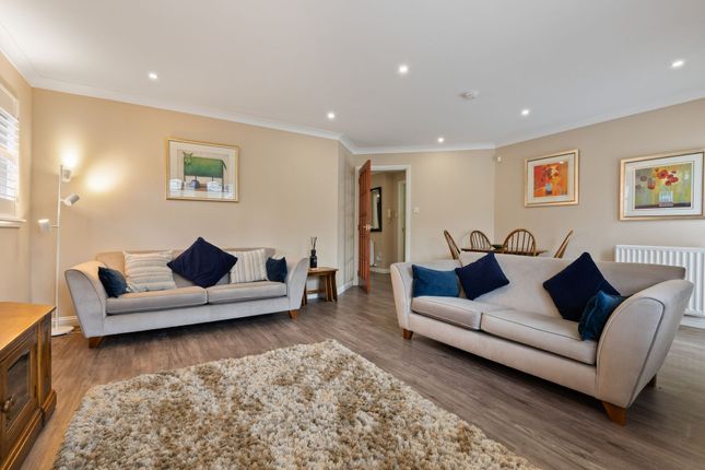 4 Allan Walk, Stirling photo 4