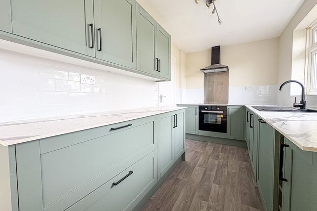 Flat, Crowborough photo 5