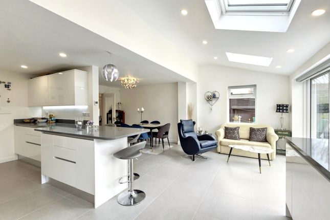 18 Balmoral Road, Coalville photo 4