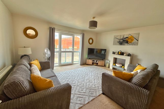 219, Riverside Drive, Lincoln photo 2