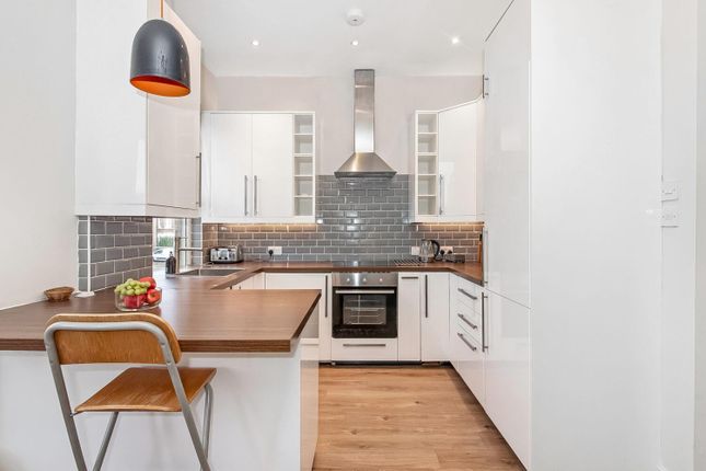 Flat 3, 28, Woolstone Road, London photo 3