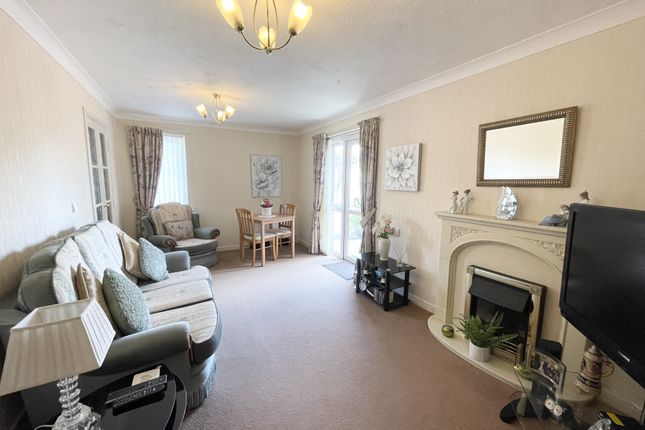 4, Holroyd Court, Bispham photo 4