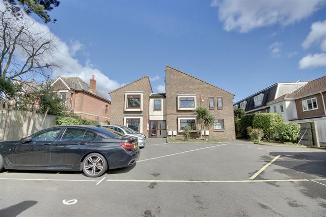 Flat for sale in Station Road, Netley Abbey, Southampton