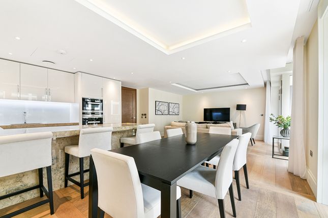 Flat for sale in Temple House, 190 The Strand, London
