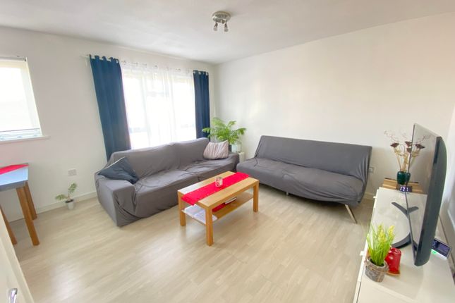 Flat to rent in Taylifers, Harlow