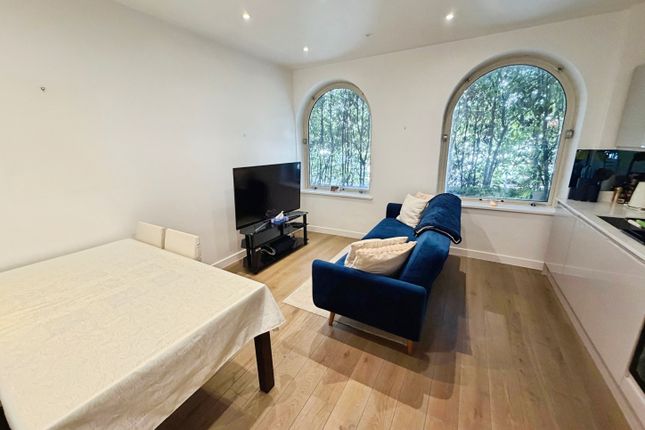 Flat 4,  50, Rainsford Road, Chelmsford photo 3