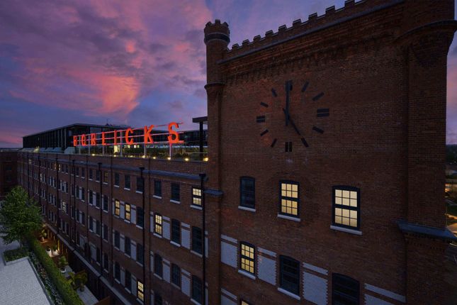 Horlicks Quarter, Horlicks Quarter, Berkshire, Stoke Gardens, Slough photo 4