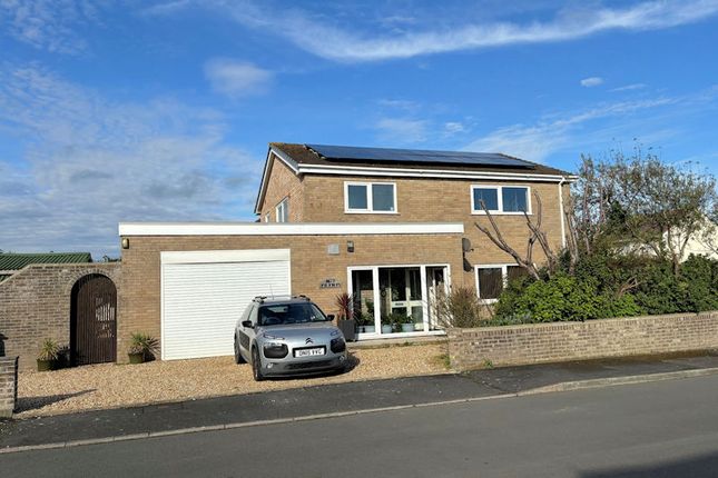 Detached house for sale in Yr Ynys, Tywyn