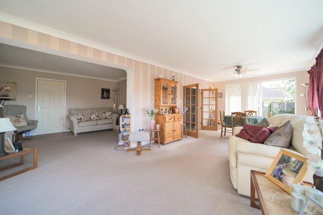 11, Seend Cleeve, Melksham photo 2