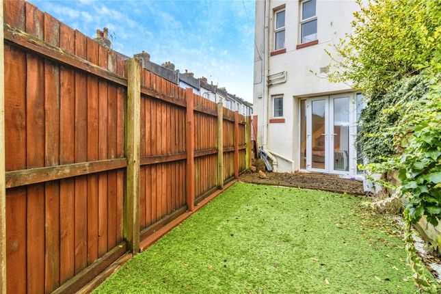 1, Pleasant Terrace, Devon photo 2