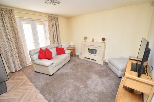 Forge Crescent, Bishopton, Renfrewshire PA7, 3 bedroom detached