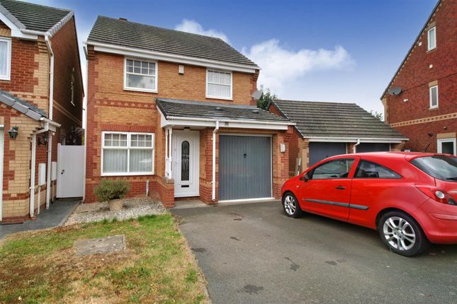 Thumbnail Detached house for sale in Cliveden Walk, Nuneaton