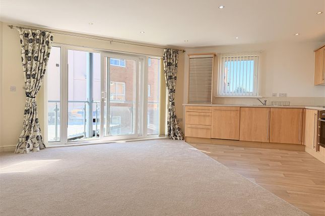 Flat 11, Cwrt Clara Novello, Pentre Doc Y Gogledd, Llanelli photo 3