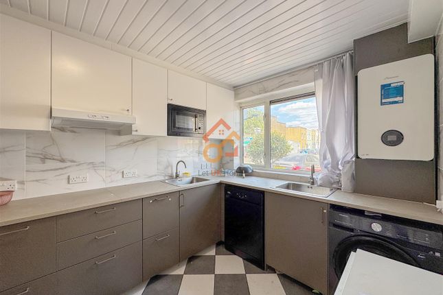 7, Cruikshank Road, London photo 2