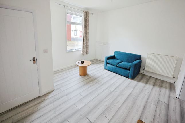 14, Edward Street, Eldon Lane photo 3