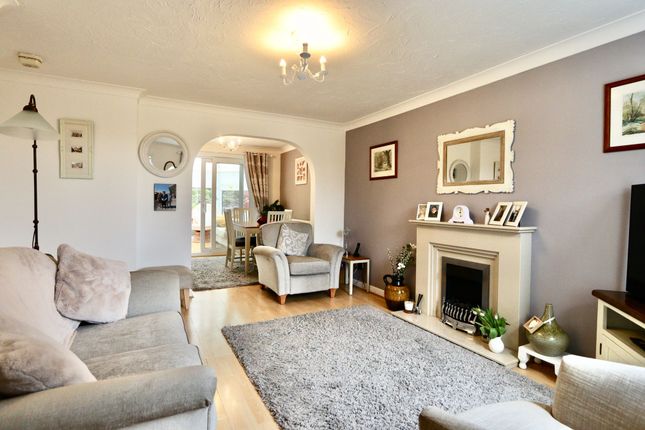 2 Nant-Gau, Blackwood photo 3