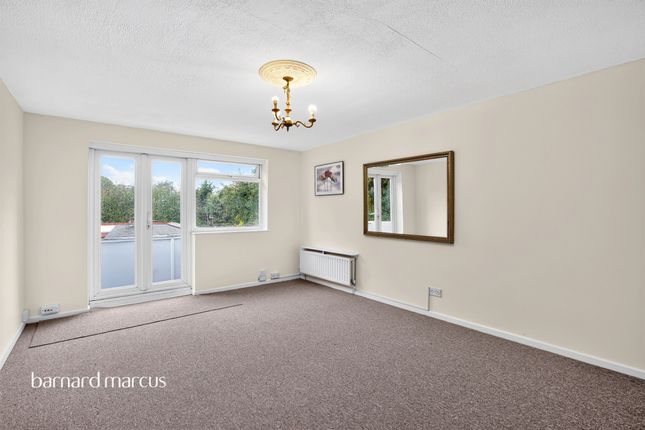 Flat 7, Ealcom Court, Tring Avenue, London photo 4