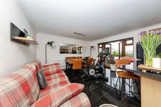 10, Clos Nathaniel, Carmarthen photo 5