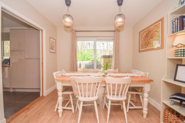 23, Hutchison Avenue, Aberfeldy photo 4