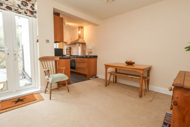 51, Tolworth Road, Surbiton photo 4