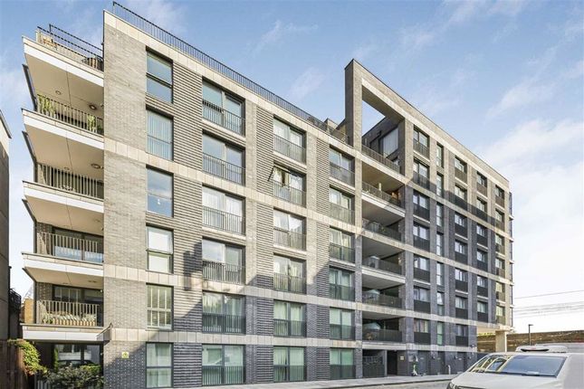 Thumbnail Flat for sale in Ratcliffe Cross Street, London