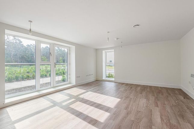 Flat 40 Queens House, Graven Hill, Bicester, Bicester photo 4