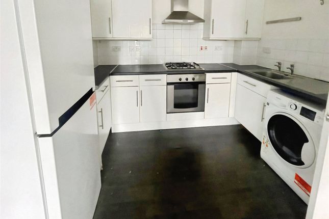 Flat 6, Krueger House, 102, Martins Road, Bromley photo 3