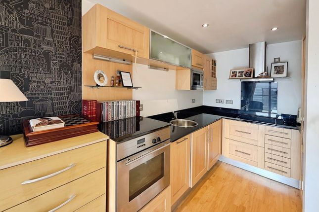 93, MacKenzie House, Leeds photo 4