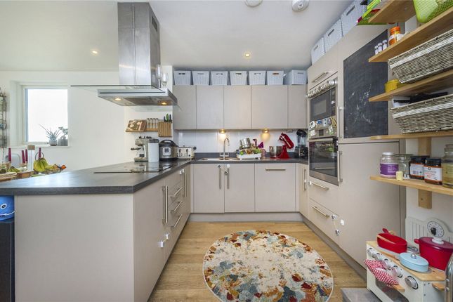 Flat to rent in Bessemer Place, Canary Wharf
