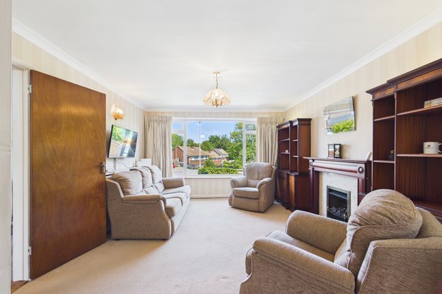 20 Hithercroft Road, High Wycombe photo 2