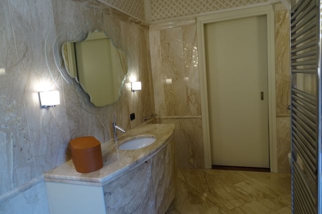 Apartment for sale in Via Vittorio Veneto 42, Sarnico, Bergamo, Lombardy, Italy