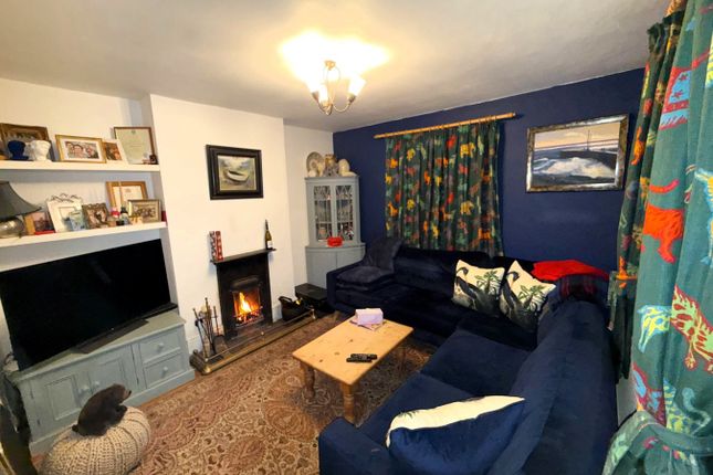 Holly Tree Cottage, St Dunstan's Road, Lower Feltham photo 2
