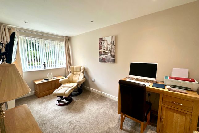 10, Redbourne Road, Bloxwich photo 2