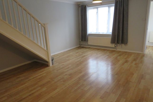 70, Dagless Way, March photo 3