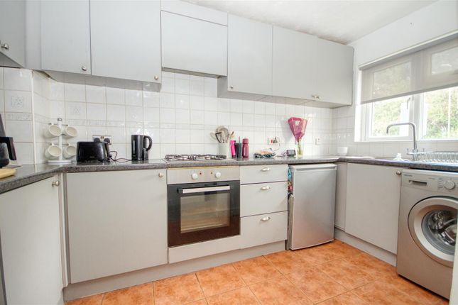 86, Brookside Way, Southampton photo 4