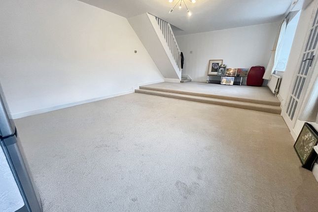 3-bed house on Pantygraigwen Road, Pantygraigwen Pontypridd, £179,000