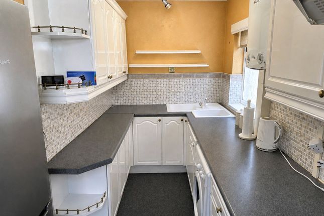 41, Ermington Crescent, West Midlands photo 2