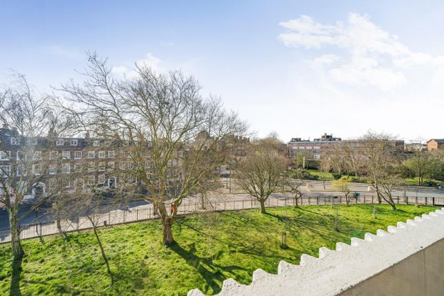 45 Charles Townsend House,, Skinner Street, England photo 3