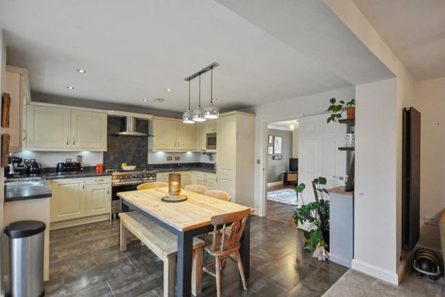 3, Orton Close, Kettering photo 4