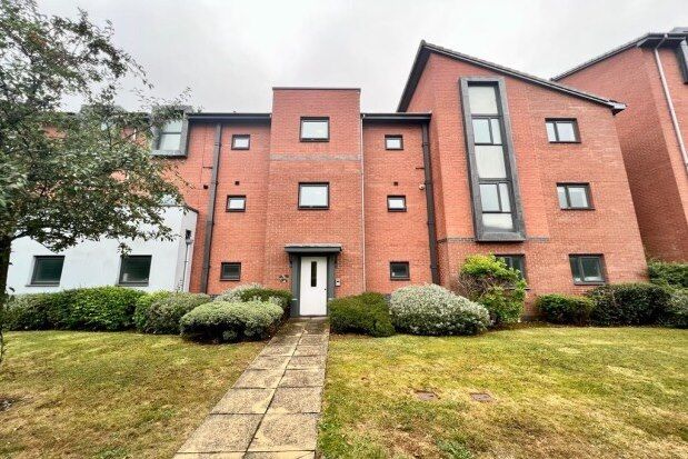 Thumbnail Flat to rent in Pear Tree Close, Lichfield