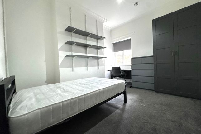 ROOM 2, Mackintosh Place, Cardiff photo 3