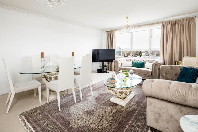 Flat for sale in Station Road, Hendon