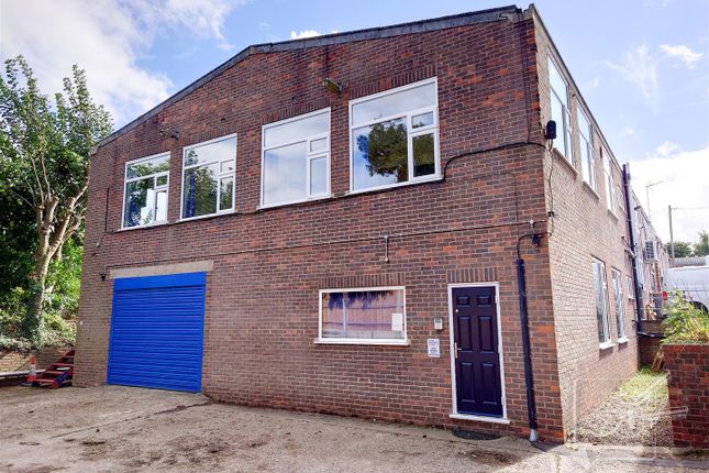 Warehouse to let in Wrotham Road, Meopham, Gravesend
