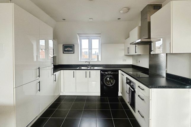 134, Jasmine Square, Reading photo 3