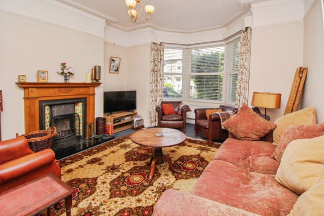 60, Sheffield Road, Glossop photo 2
