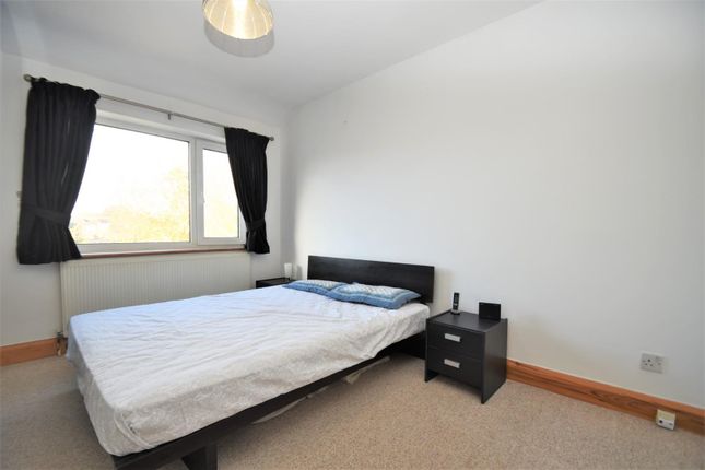 2A, Fairway Avenue, West Drayton photo 4