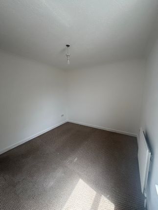 8 Hartfield Place, Northfleet photo 4