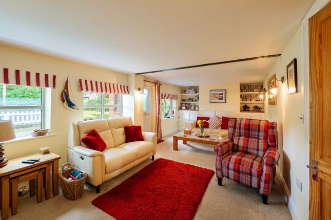 77 Dereham Road, Mattishall, Norfolk photo 4